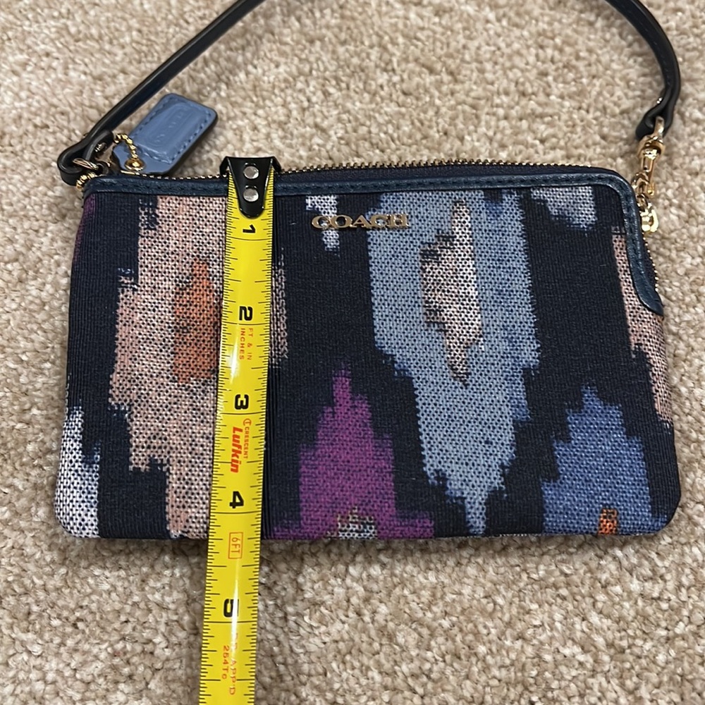 Coach wristlet - Picture 12 of 12